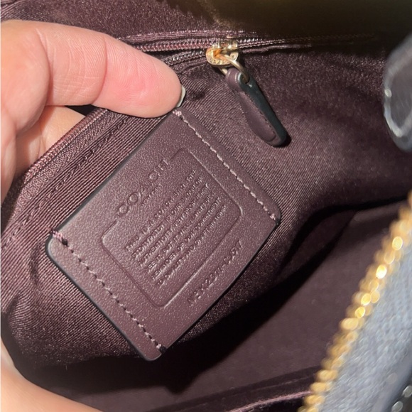 COPY - Coach Teri Hobo Bag - Picture 7 of 8